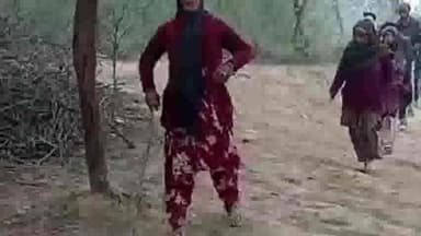 एत्मादपुर: नाऊ सराय स्थित झरना नाले के समीप जंगल में वन विभाग की टीम को लोगों ने पीटा, एक दर्जन से अधिक लोगों के खिलाफ मामला दर्ज