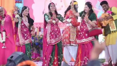 कनवास: कर्णेश्वर वेद स्कूल के पास चल रही सात दिवसीय श्रीमद् भागवत कथा में धूमधाम से मनाया कृष्ण जन्मोत्सव, फूलों से खेली होली