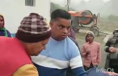 चितरंगी: सिंगरौली पूर्व विधायक रामलल्लू वैश्य ने जगमोरवा मुख्यमंत्री संजीवनी क्लीनिक में वितरित किया कंबल