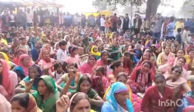 अंबिकापुर: उदयपुर में कोयला खदान के लिए वनों की कटाई के विरोध में आदिवासियों ने दिया धरना, समर्थन देने पहुंचे पीसीसी चीफ दीपक बैज