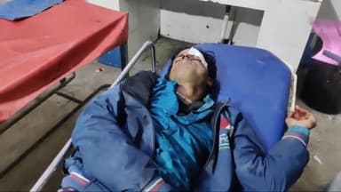 अररिया: रुपैली कदवा के समीप बाइक अनियंत्रित होकर सड़क पर फिसल जाने से बाइक सवार युवक घायल सदर अस्पताल में भर्ती