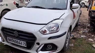 जमुई: डुमरी चेक पोस्ट से उत्पाद विभाग ने अलग-अलग 16 ब्रांडों के अंग्रेजी शराब के साथ कार को किया जब्त, चालक फरार