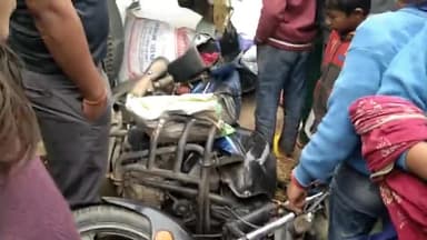 महागामा थाना क्षेत्र के कुसमी गांव के समीप की यह घटना है बाइक सवार अशोक शाह बाल बाल बचे  #accidenthindinews