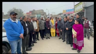 ਪਟਿਆਲਾ: ਪੁਰਾਣੀ ਟਰੈਕਟਰ ਮਾਰਕੀਟ ਦੀ ਜਗਾਹ ਬਣਨ ਵਾਲੀ ਪਾਰਕਿੰਗ ਨੂੰ ਸ਼ੋ ਰੂਮਾਂ ਵਾਸਤੇ ਵੇਚਣ ਖਿਲਾਫ ਭਾਜਪਾ ਵਲੋਂ ਸਰਕਾਰ ਖਿਲਾਫ ਪ੍ਰਦਰਸ਼ਨ