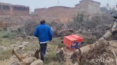 आगरा: जगदीशपुरा में झूठा मुकदमा दर्ज कर जेल भेजे गए निर्दोष परिवार से फतेहपुर सीकरी सांसद राजकुमार चाहर ने की मुलाकात