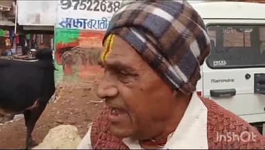 जतारा: दिगौड़ा गांव में सड़क पर आवारा घूम रहे मवेशियों को लेकर समाजसेवी ने प्रशासन के प्रति जताई नाराजगी