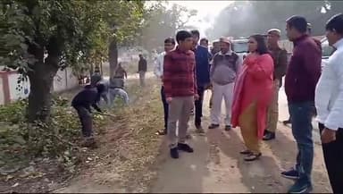 सुल्तानपुर: डीएम व एसपी द्वारा राम वन पद गमन मार्ग पर अतिक्रमण हटाने व साफ सफाई अभियान आदि का भ्रमण कर लिया गया जायजा