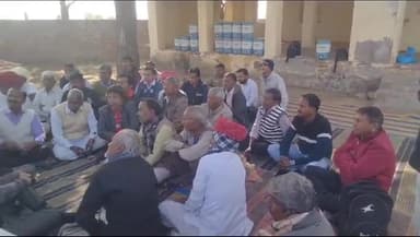 मारवाड़ जंक्शन: आऊवा ग्राम में सरगरा समाज की प्रतिभा समारोह को लेकर बैठक हुई आयोजित, जिलेभर से पहुंचे समाज बंधु