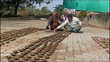 डूंगरपुर: नगर परिषद की ओर से गाय के गोबर व घी सहित जड़ी बूटियों से बनेंगे 51 हजार दीपक, प्रत्येक घर में 10-10 दीपक होंगे वितरित