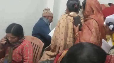 चौथम: आईसीडीएस कार्यालय में योगदान देने उमड़ी सेविकाओं और सहायिकाओं की भीड़, आज से खुल गया आंगनबाड़ी केंद्र