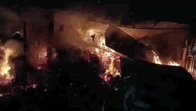 जलालगढ़: रविवार की रात जलालगढ़ N.H संतोषी मां मंदिर के निकट कबाड़ीखाना में आग लगने से लाखों की क्षति।