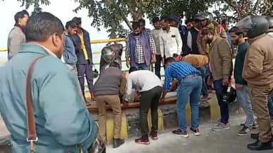 गोरखपुर: रामगढ़ताल के चंपा देवी पार्क के पास तेज रफ्तार गाड़ी की चपेट में आया युवक, हुआ गंभीर रूप से घायल