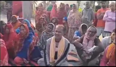 विभूतिपुर: विभूतिपुर : बीडीओ सरकार के लाभकारी योजनाओं के संबंध में लोगों को कर रहे जागरूक