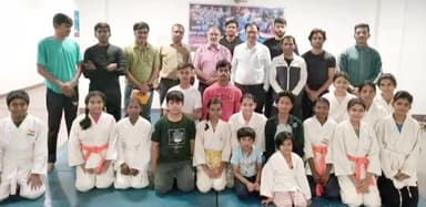 राजनांदगांव: कलेक्टर और एसपी ने दिग्विजय स्टेडियम का किया निरीक्षण, अधिकारियों व कर्मचारियों को दिए आवश्यक दिशा निर्देश