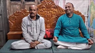 शरीर को स्वस्थ्य रखने के लिए योग प्रतिदिन जरूरी है ।
 छात्र जीवन के मित्र विनय यादव अब योगाचार्य  डाक्टर बृजमोहन यादव को बहुत बहुत बधाई की आप अपने जीवन में योग को चुना साथ ही भोजपुर वासियो को योग सीखा रहे हैं।
भाई दिनेश