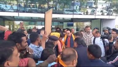 कनोड़: मुख्यमंत्री भजनलाल विशेष विमान से पहुंचे डबोक एयरपोर्ट, नाई गाँव में करेंगे विकसित भारत संकल्प यात्रा के शिविर का अवलोकन