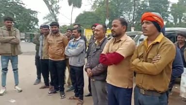 नरसिंहपुर: यातायात विभाग और परिवहन विभाग के द्वारा न्यू बस स्टैंड पर बसों का किया औचक निरीक्षण