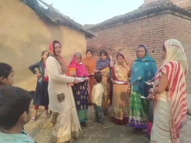 करपी: करपी के दोर्रा गांव में भाजपा जिला उपाध्यक्ष अलकनंदा चंदेल ने वितरण की अक्षत एवं निमंत्रण पत्र