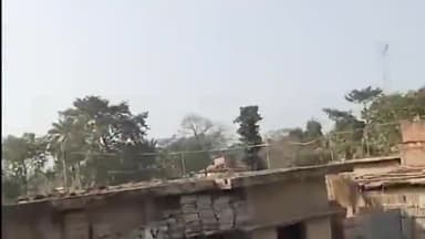 अररिया: दियारी में मारपीट की घटना में हुई मौत मामले के फरार अभी के घर को पुलिस ने किया कुर्की जप्ती