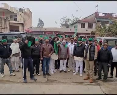 सरकार बदली, अधिकारी बदले पर किसान के हालात नहीं। वार्ता जारी है, दर्द किससे कहे।
भारतीय किसान संगठन का गजियाबाद विकास प्राधिकरण घेराव 10/01/2024 दिन बुद्धवार सुबह 11बजे।