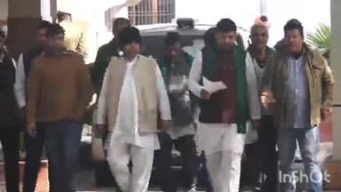 आगरा: फतेहाबाद रोड स्थित मंडलायुक्त को किसान यूनियन ने सौंपा शिकायती पत्र,आगरा मेट्रो के ठेकेदार पर लगाया गंभीर आरोप