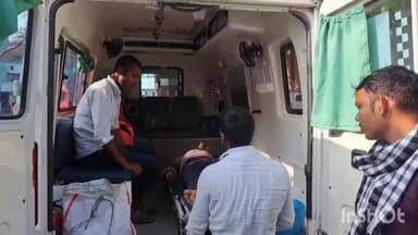 जमुई: सोनखार मैदान के पास एक बाइक की ठोकर से दूसरे बाइक पर सवार व्यक्ति हुए घायल,सदर अस्पताल में कराया गया भर्ती