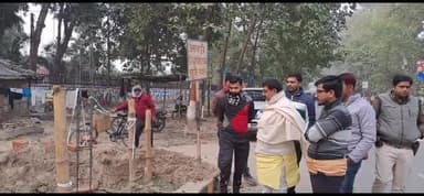 कहरा: अस्पताल चौक के पास निर्माणाधीन आजाद स्मृति स्थल का विधायक ने किया निरीक्षण