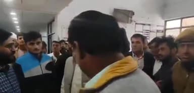 बाड़मेर: गुड़ामालानी विधायक और राज्य मंत्री के के विश्नोई ने बाड़मेर जिला मुख्यालय स्थित जिला अस्पताल का किया औचक निरीक्षण