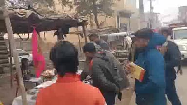 जुलाना: जुलाना के में बाजार में अतिक्रमण को लेकर नगर पालिका सचिव ने किया दौरा