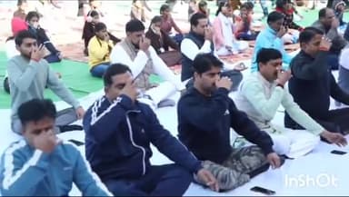 टीकमगढ़: स्वामी विवेकानंद की जयंती 'युवा दिवस' के अवसर पर नजरबाग प्रांगण में जिला स्तरीय सामूहिक सूर्य नमस्कार का हुआ आयोजित