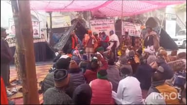 मुज़फ्फरनगर: डीएम कार्यालय पर गन्ना मूल्य बढ़ाने की मांग को लेकर चल रहे भाकियू अराजनैतिक के धरने को किसान क्रांति सेना ने दिया समर्थन