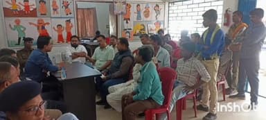 भाटापारा: बस संचालक व ऑटो संघ के मध्य सामंजस्य बनाने के लिए SDM भाटापारा की मौजूदगी में शहर थाना परिसर में हुई बैठक