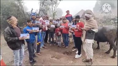 धौलपुर: गांव मानपुर में राम मंदिर अयोध्या में पूजित पीले चावलों से घर-घर निमंत्रण देने का अभियान