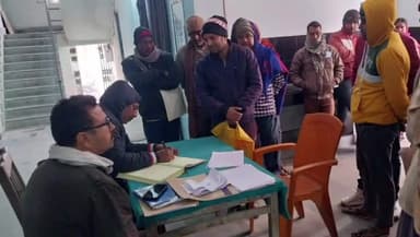 गोरौल: भूमि विवाद निष्पादन को लेकर गोरौल थाना परिसर में सीओ एवं थानाध्यक्ष ने लगाया जनता दरबार सात मामले पर किया सुनवाई