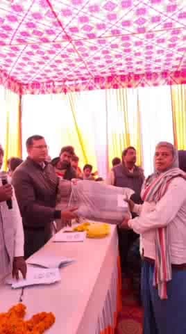 औराई: बावूसराय ग्रामसभा में विकसित भारत संकल्प यात्रा के आयोजन के दौरान 100 से अधिक लोगों को कंबल किए गए वितरित