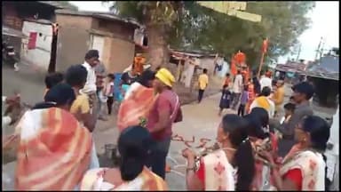 हिंगणघाट: गांगापूर येथे सोनेगाव येथून आलेल्या संत नागाजी महाराज  पालखीचे गावात दिंडी शोभायात्रा काढून करण्यात आले ठिकठिकाणी स्वागत