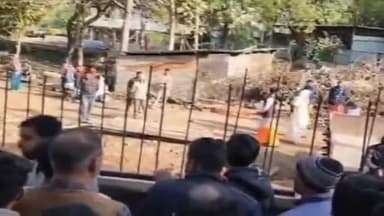 बैरसिया: भोपाल में गुफा मंदिर प्रबंध समिति की मनमानी, 200 महिलाओं धरने पर बैठी