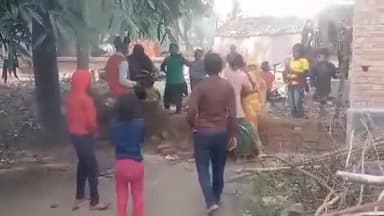 फूलपुुर: सीतापुर में रास्ते पर अवैध अतिक्रमण को लेकर हुआ विवाद, राजस्व विभाग के रोकने के बाद भी हो रहा काम