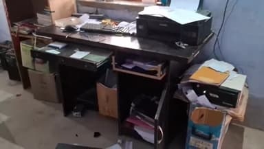 बगोदर: गोपालडीह स्थित सरदार पटेल उच्च विद्यालय का ताला तोड़कर कर अज्ञात चोरों ने लैपटॉप समेत अन्य सामग्री की चोरी