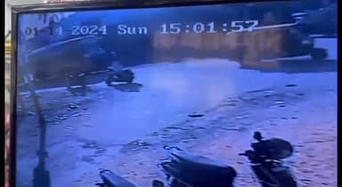 जोधपुर: प्रताप नगर क्षेत्र में बिजली का पोल गिरा, बालक हुआ जख्मी, सीसीटीवी वीडियो आया सामने,