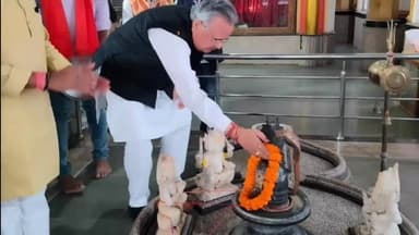 राजनांदगांव: छत्तीसगढ़ विधानसभा अध्यक्ष डॉ रमन सिंह ने राजनांदगांव के राम दरबार मंदिर में कि पुजा अर्चना