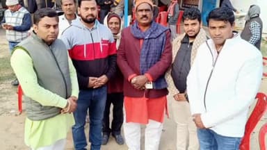 कुढ़नी: केरमा स्थित भाजपा कार्यालय परिसर में विधायक केदार प्रसाद गुप्ता के द्वारा दही-चूड़ा के भोज का आयोजन किया गया