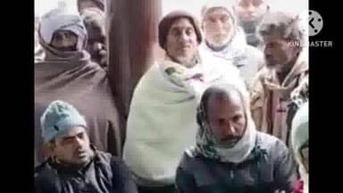 बगहा: अवैध वसूली से नाराज किसानों ने बगहा में थाने पर किया प्रदर्शन