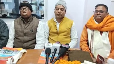 गोरखपुर -अखिल भारतीय राजभर संगठन ने की मंडलीय बैठक। बैठक में शामिल हुए प्रान्तीय अध्यक्ष रामाज्ञा राजभर व अन्य।