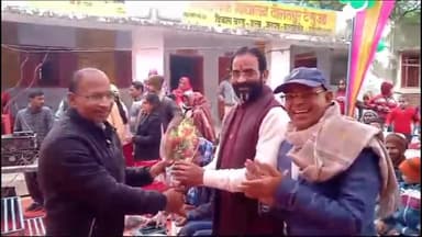 नवाबगंज: दौलतपुर गांव में विकसित भारत यात्रा कार्यक्रम का किया गया आयोजन, पद्मश्री किसान रामशरण हुए शामिल