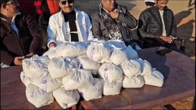 हज़ारीबाग: कोलकाता पिंजरापोल सोसायटी में यूथ विंग ने गौशाला कर्मचारी के संग मनाया मकर संक्रांति का त्यौहार