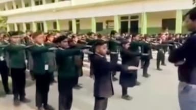 बहराइच: दरगाह सहित जनपद के कक्षा 1 से 8 तक के विद्यालयों में शीत लहरी वह ठंड के कारण 18 जनवरी तक बढ़ाया गया अवकाश