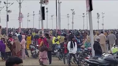 करछना: माघ मेला के प्रथम स्नान पर्व पर अरैल संगम घाट पर उमड़ा आस्था का जन सैलाब,लाखों श्रद्धालुओं ने लगाई पुण्य की डुबकी