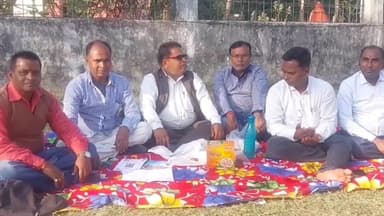 भारतीय नाई समाज हजारीबाग का बैठक हुआ। जननायक कर्पूरी ठाकुर जी का जयंती 24 जनवरी को मनाई जाएगी। जन जागरण रथ निकलेगा।