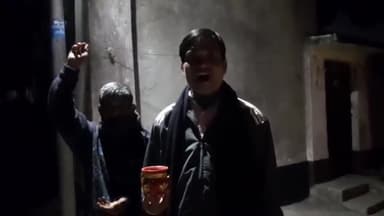 अयोध्या श्री रामजी के प्राण प्रतिष्ठा में शामिल होने के लिए अक्षत और निमंत्रण कार्ड बांट रहे हैं चिरकुंडा तालडांग कालोनी